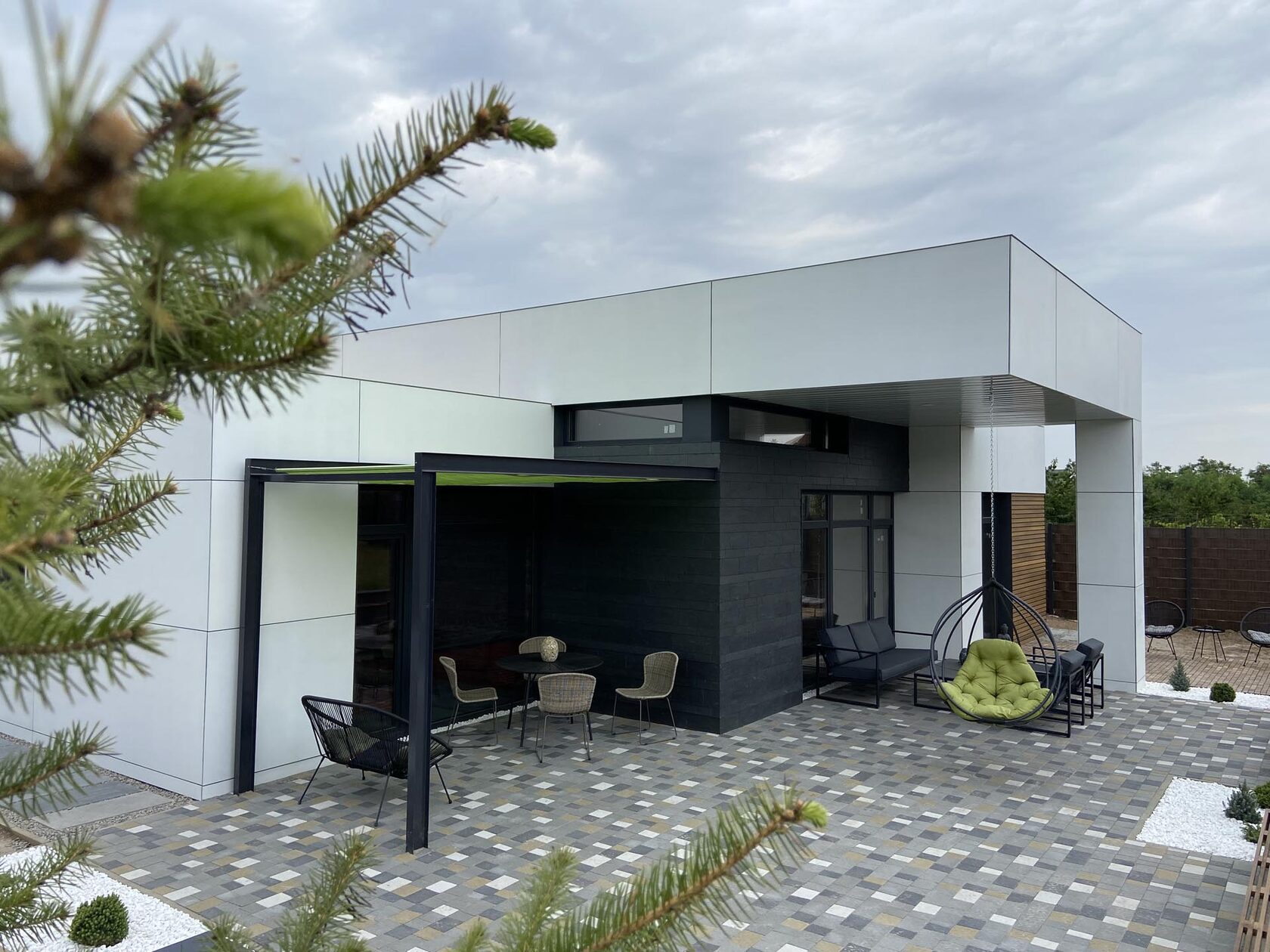 Дом Флоринка, г. Харьков. Фасадный сланец Samaca